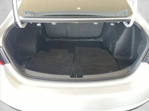 Used 2018 Chevrolet Malibu LT w/ Leather Package FWD image 22