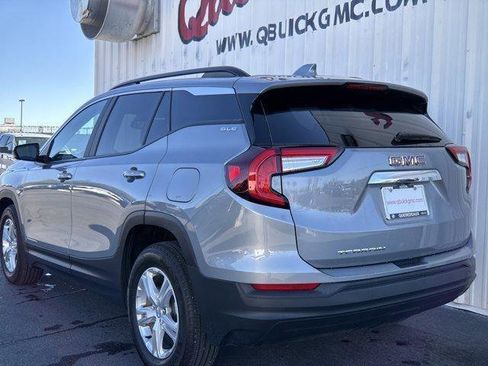 Used 2023 GMC Terrain SLE w/ Driver Convenience Package image 9