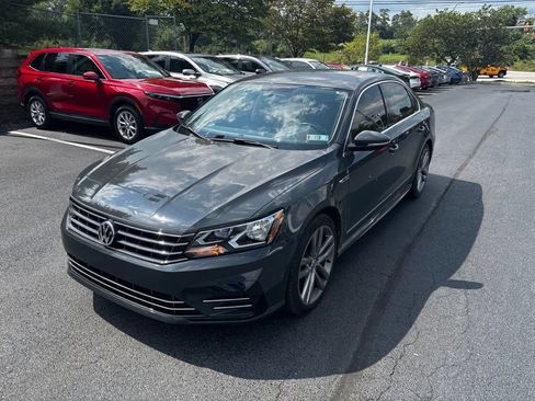 Used 2017 Volkswagen Passat 1.8T R-Line FWD image 3