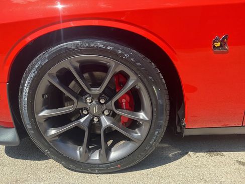 Used 2022 Dodge Challenger R/T Scat Pack w/ Shaker Package image 9