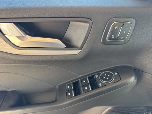 Certified 2023 Ford Escape Platinum image 25