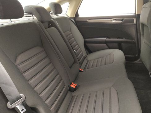 Used 2019 Ford Fusion SE image 19