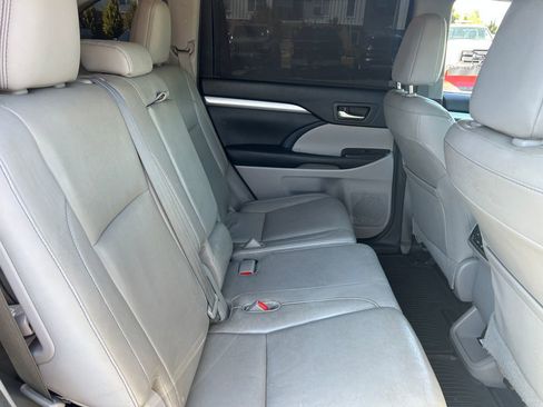 Used 2014 Toyota Highlander XLE AWD/4WD image 35