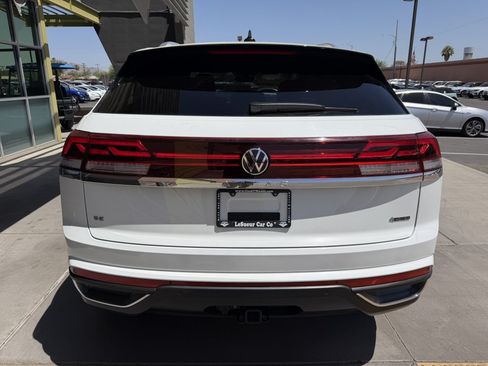 Used 2024 Volkswagen Atlas Cross Sport SE w/ Panoramic Sunroof Package AWD/4WD image 13