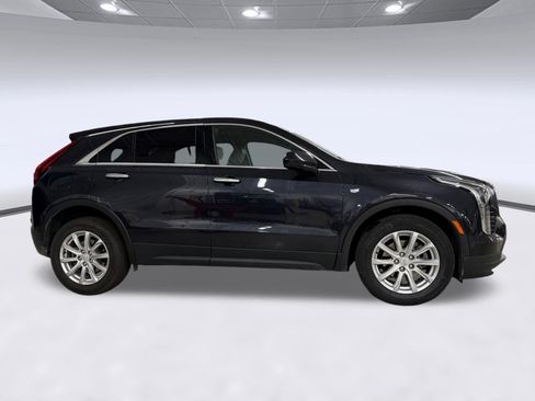 Certified 2022 Cadillac XT4 Luxury w/ Driver Awareness Package FWD image 8
