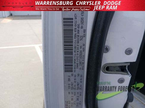 Used 2019 RAM 1500 Classic SLT w/ Luxury Group image 12