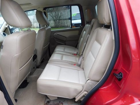 Used 2010 Ford Explorer XLT image 7