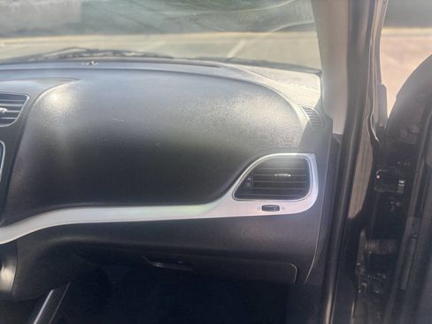 Used 2017 Dodge Journey SXT w/ Comfort/Convenience Group image 22