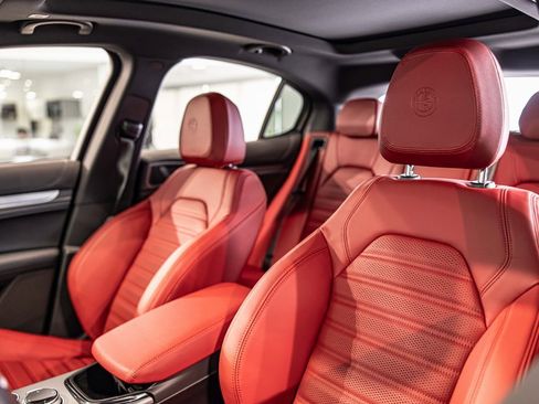 New 2025 Alfa Romeo Stelvio Sprint image 19