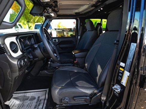 Used 2024 Jeep Gladiator Sport image 23