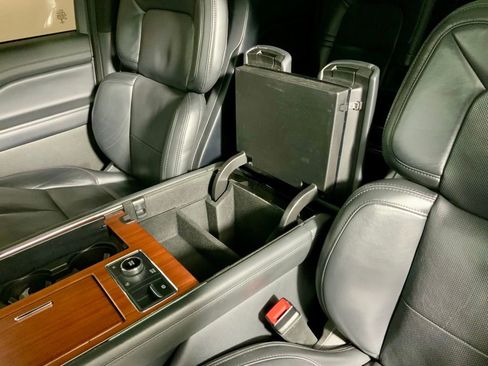 Used 2022 Lincoln Navigator Reserve image 29