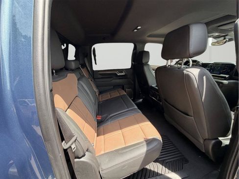 Used 2024 Chevrolet Silverado 2500 High Country w/ High Country Premium Package AWD/4WD image 34