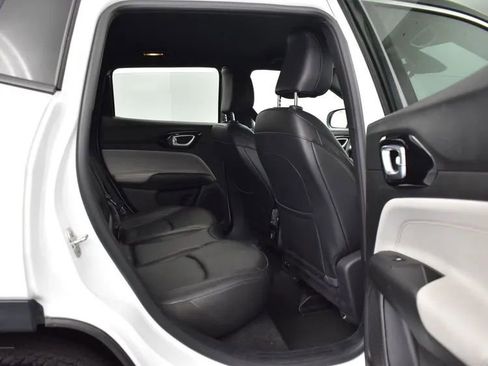 Used 2025 Jeep Compass Limited image 18