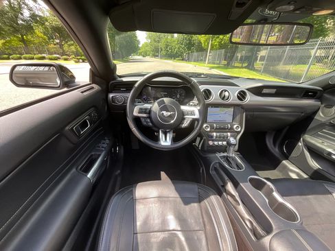 Used 2019 Ford Mustang GT Premium w/ Equipment Group 401A RWD image 31