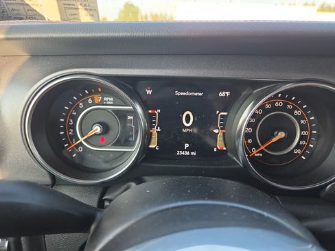 Used 2023 Jeep Gladiator Mojave w/ LED Lighting Group AWD/4WD image 5