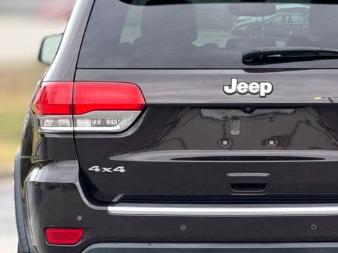 Used 2017 Jeep Grand Cherokee Limited image 13