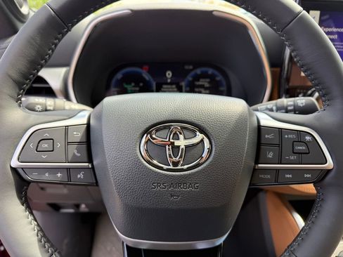 New 2026 Toyota Highlander Platinum image 37
