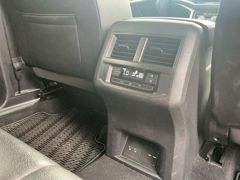 Used 2023 Volkswagen Atlas SE w/ Panoramic Sunroof Package AWD/4WD image 19