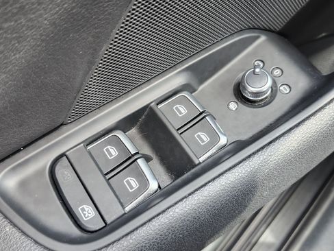 Used 2016 Audi A3 2.0T Premium image 30