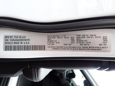 New 2025 Jeep Grand Cherokee L Altitude image 16