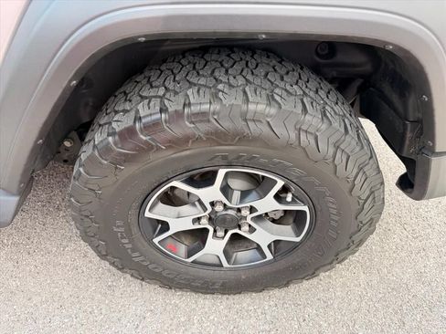 Used 2019 Jeep Wrangler Sport AWD/4WD image 12
