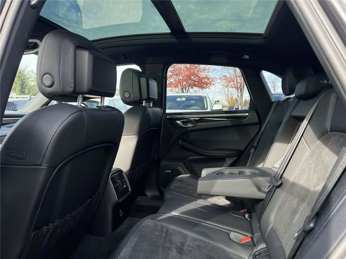 Used 2021 Porsche Macan image 22