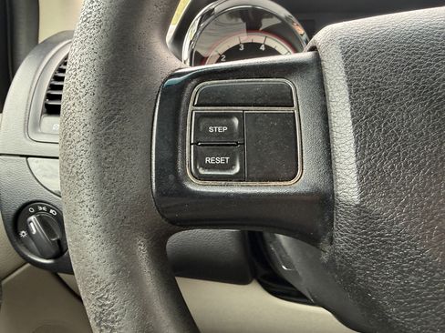 Used 2017 Dodge Grand Caravan SE w/ Power Window Group FWD image 22