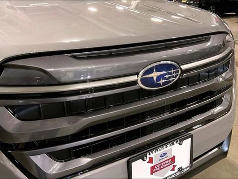 Used 2025 Subaru Forester Premium image 30