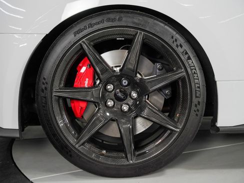 Used 2020 Ford Mustang Shelby GT500 w/ Carbon Fiber Track Pack image 27