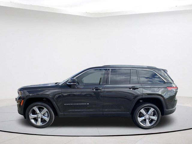 New 2024 Jeep Grand Cherokee Limited AWD/4WD image 2