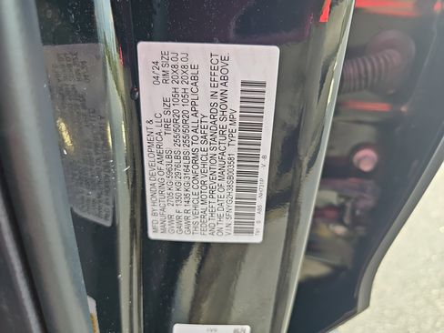 Used 2025 Honda Pilot Sport image 32