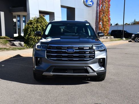 Used 2026 Ford Explorer Active w/ Active Comfort Package AWD/4WD image 10