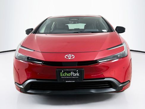 Used 2025 Toyota Prius LE FWD image 2