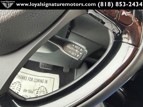 Used 2019 Toyota C-HR XLE FWD image 21
