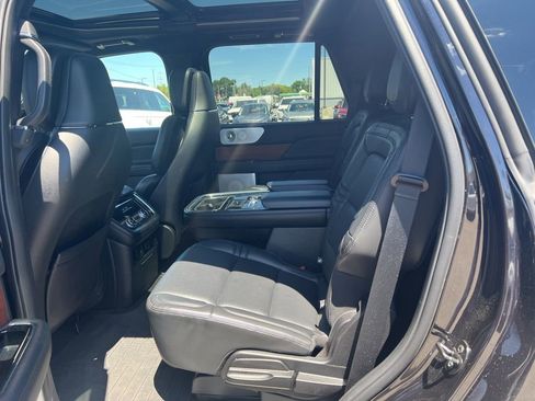Used 2020 Lincoln Navigator Reserve w/ Luxury Package AWD/4WD image 12