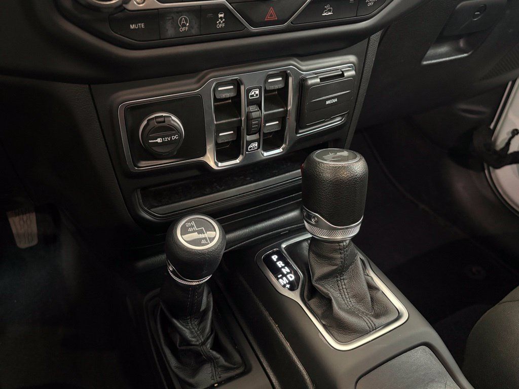 Used 2022 Jeep Wrangler Unlimited Sport AWD/4WD image 23