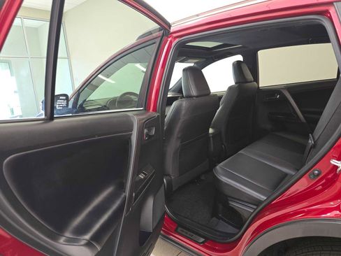 Used 2018 Toyota RAV4 SE AWD/4WD image 24