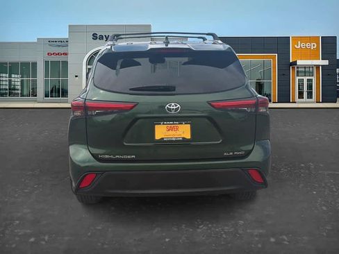 Used 2023 Toyota Highlander XLE AWD/4WD image 6