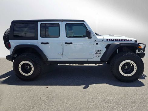 Used 2021 Jeep Wrangler Unlimited Rubicon w/ Cold Weather Group AWD/4WD image 6