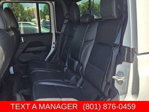 Used 2023 Jeep Gladiator Overland w/ LED Lighting Group AWD/4WD image 10