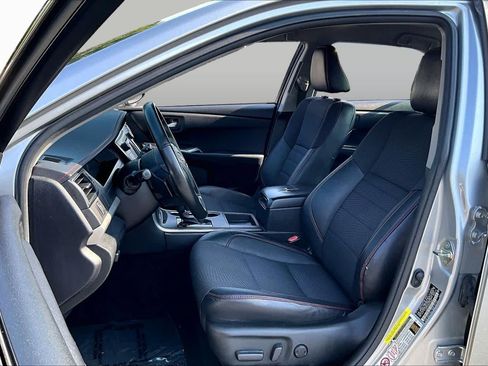 Used 2017 Toyota Camry SE FWD image 8