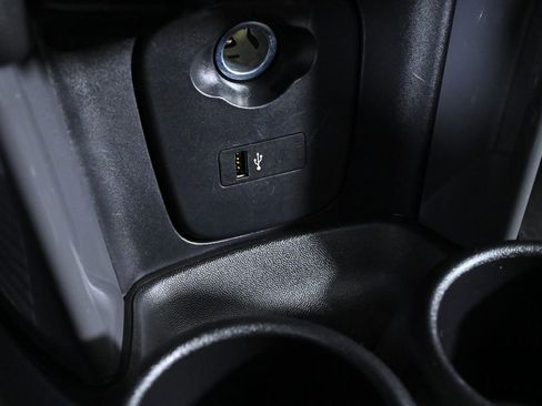 Used 2019 MINI Cooper 4-Door Hardtop w/ Signature Upholstery Package image 19