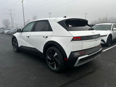 New 2025 Hyundai Ioniq 5 SE image 5