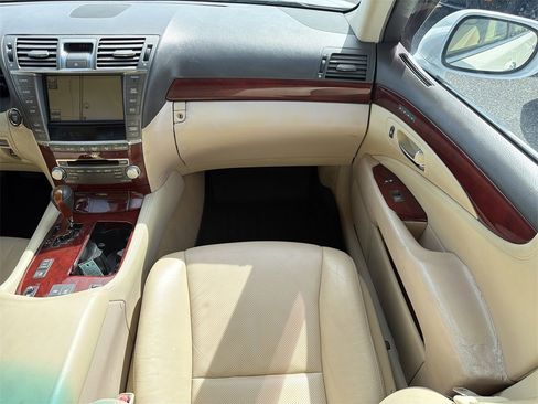 Used 2010 Lexus LS 460 image 17
