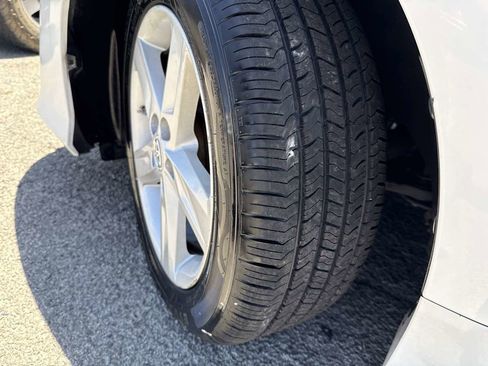 Used 2012 Toyota Camry SE FWD image 39