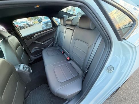 Used 2021 Volkswagen Passat 2.0T R-Line image 39