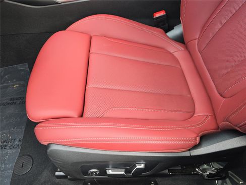 Used 2025 BMW 330i Sedan RWD image 17