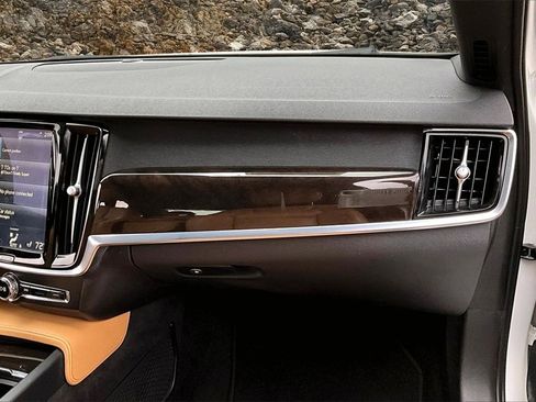 Used 2018 Volvo S90 T5 Momentum w/ Protection Package Premier image 14