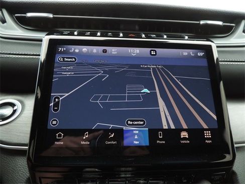 Used 2025 Jeep Grand Cherokee L Limited image 22