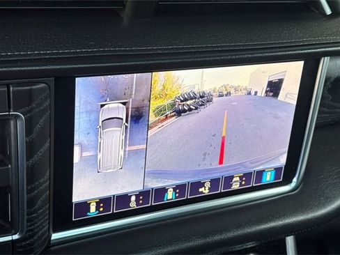 Used 2021 GMC Yukon XL Denali w/ Denali Premium Package image 20